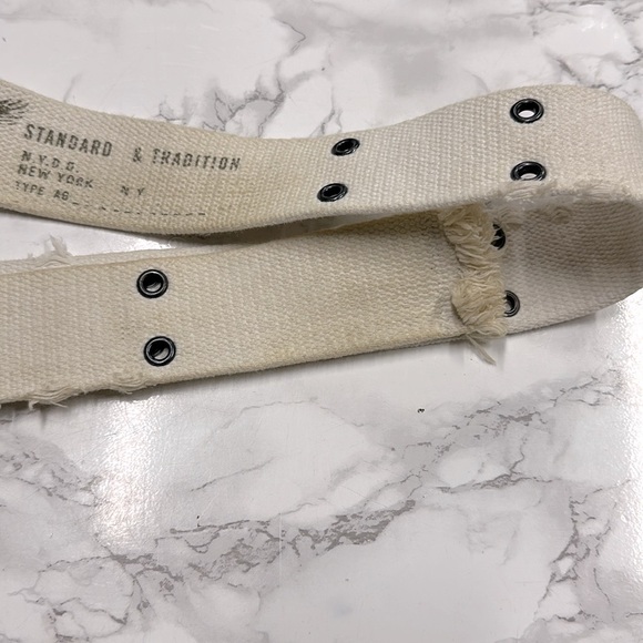 American Eagle Canvas Belt size medium - Picture 2 of 4